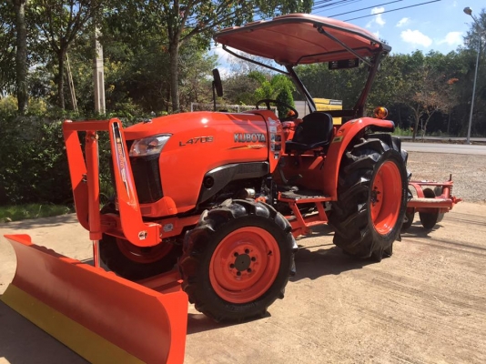 ขายรถไถ Kubota L4708(4WD) พร้อมใบมีดและผานพรวนช้าง 24x5 พร้อมใช้งาน