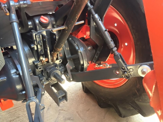 ขายรถไถ Kubota L4708(4WD) พร้อมใบมีดและผานพรวนช้าง 24x5 พร้อมใช้งาน
