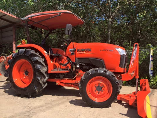 ขายรถไถ Kubota L4708(4WD) พร้อมใบมีดและผานพรวนช้าง 24x5 พร้อมใช้งาน