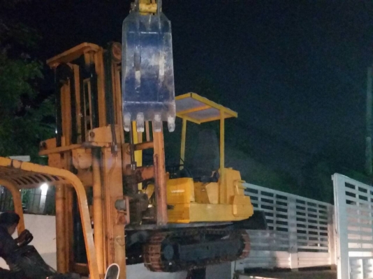 จัดส่งให้ลูกค้า กระบี่แล้วนะครับ รถขุด YANMAR B37 พร้อมหัวคีบ  และบุ้งกี๋ ขอบคุณครับ
