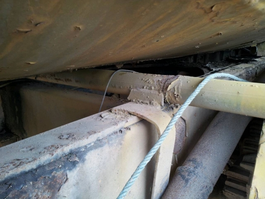 รถฮีโน่ 10 ล้อ บรรทุกน้ำ  KT - 725  / 168 แรงม้า.   สนใจติดต่อ  081 - 6079515