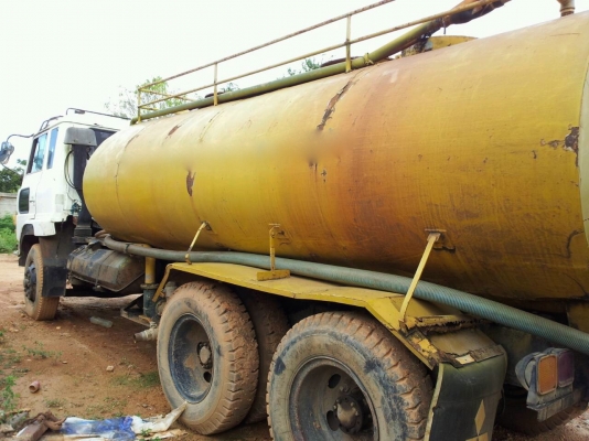 รถฮีโน่ 10 ล้อ บรรทุกน้ำ  KT - 725  / 168 แรงม้า.   สนใจติดต่อ  081 - 6079515