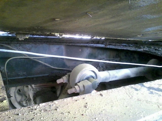 รถฮีโน่ 10 ล้อ บรรทุกน้ำ  KT - 725  / 168 แรงม้า.   สนใจติดต่อ  081 - 6079515