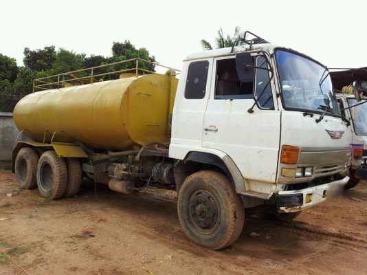 รถฮีโน่ 10 ล้อ บรรทุกน้ำ  KT - 725  / 168 แรงม้า.   สนใจติดต่อ  081 - 6079515