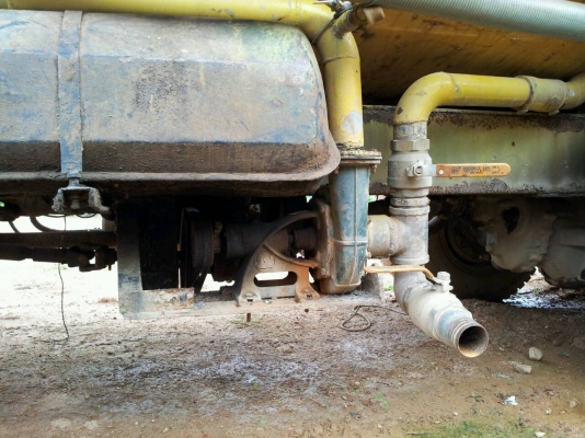 รถฮีโน่ 10 ล้อ บรรทุกน้ำ  KT - 725  / 168 แรงม้า.   สนใจติดต่อ  081 - 6079515