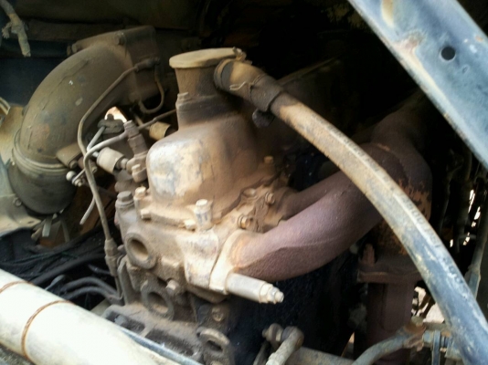 รถฮีโน่ 10 ล้อ บรรทุกน้ำ  KT - 725  / 168 แรงม้า.   สนใจติดต่อ  081 - 6079515