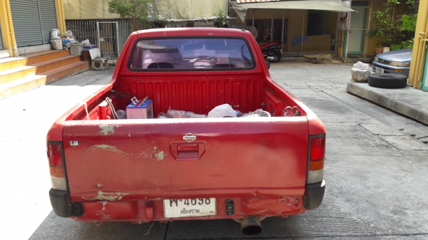 NISSAN  NV 1.6 ปี95  กระบะแนวเก๋ง