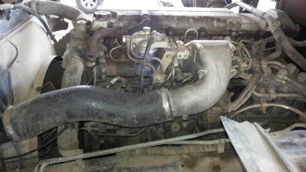 รถฮีโน่ 10 ล้อ หัวลาก FM1J  260 แรงม้า. ปี 48  ( ขาย เฉพาะแม่. )    สนใจติดต่อ  081 - 6079515