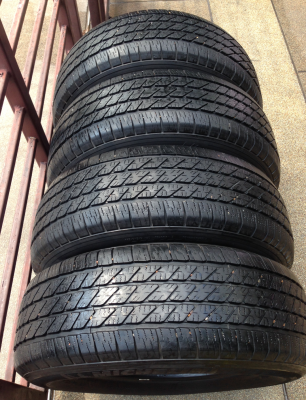 ยาง Michelin 265 65 17 กลางปี13 ดอกเต็ม ไม่มีปะ พร้อมใช้งานยาวๆ ราคาไม่แพง