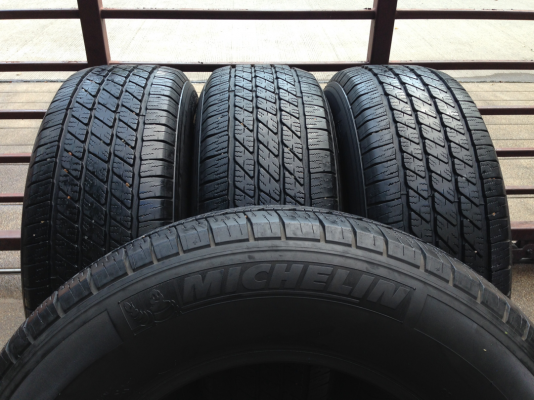 ยาง Michelin 265 65 17 กลางปี13 ดอกเต็ม ไม่มีปะ พร้อมใช้งานยาวๆ ราคาไม่แพง