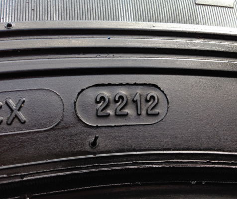 ยาง Michelin Latitude Cross 265 65 17 กลางปี12 ดอกเต็ม พร้อมใช้งาน ราคาไม่แพง