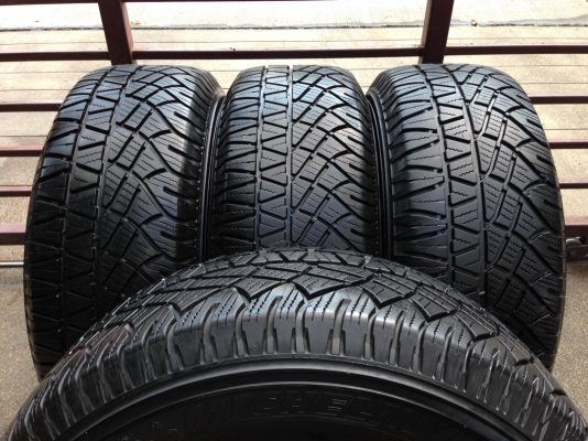 ยาง Michelin Latitude Cross 265 65 17 กลางปี12 ดอกเต็ม พร้อมใช้งาน ราคาไม่แพง