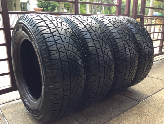 ยาง Michelin Latitude Cross 265 65 17 กลางปี12 ดอกเต็ม พร้อมใช้งาน ราคาไม่แพง