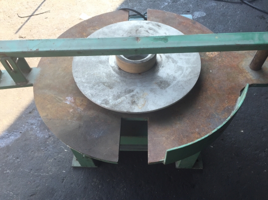 ขายเครื่องม้วนพลาสติก มอเตอร์7แรงมีเบรกในตัว ใต้ฐานม้วนมีเกียร์ทด