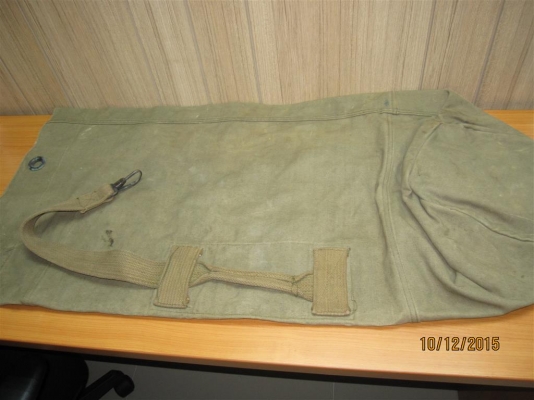 ถุงทะเล ใช้ในกองทัพ ผ้าแคนวาสหนา (ผ้า US) เป็นของรุ่นเก่า ห่วงเป็นทองเหลืองรมดำ ตะขอตัวใหญ่