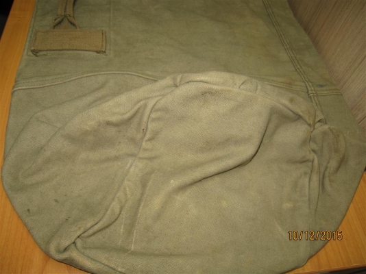 ถุงทะเล ใช้ในกองทัพ ผ้าแคนวาสหนา (ผ้า US) เป็นของรุ่นเก่า ห่วงเป็นทองเหลืองรมดำ ตะขอตัวใหญ่