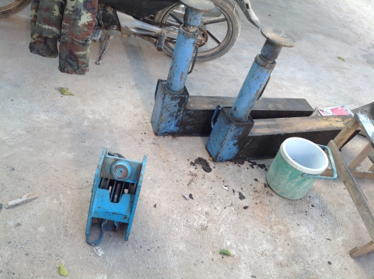 เครนเก่านอก  2.90 ตัน  3ปอก 2 ชัก  TADANO