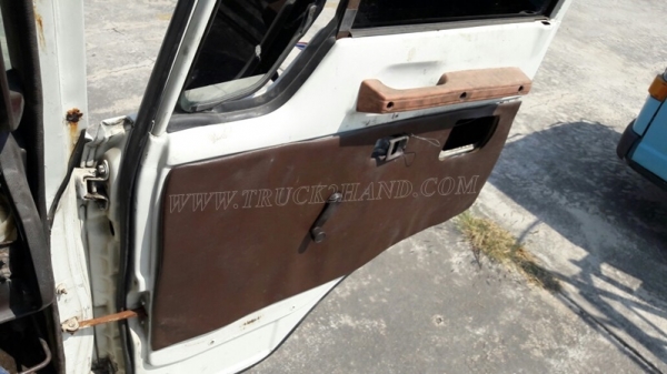 รถบรรทุกติดเครน ยี่ห้อ HINO   รุ่น FF173A ปีจดทะเบียน 2544 มีภาพวีดีโอประกอบการตัดสินใจด้วยครับ