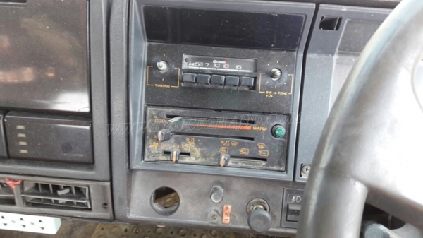 รถบรรทุกติดเครน ยี่ห้อ HINO   รุ่น FF173A ปีจดทะเบียน 2544 มีภาพวีดีโอประกอบการตัดสินใจด้วยครับ