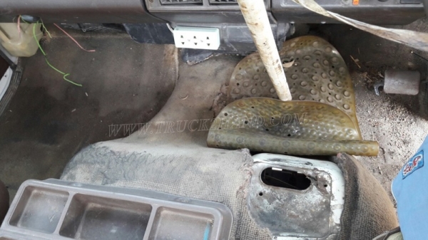 รถบรรทุกติดเครน ยี่ห้อ HINO   รุ่น FF173A ปีจดทะเบียน 2544 มีภาพวีดีโอประกอบการตัดสินใจด้วยครับ