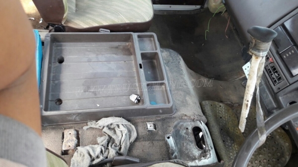 รถบรรทุกติดเครน ยี่ห้อ HINO   รุ่น FF173A ปีจดทะเบียน 2544 มีภาพวีดีโอประกอบการตัดสินใจด้วยครับ