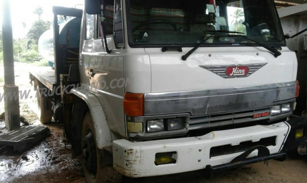 รถบรรทุกติดเครน ยี่ห้อ HINO   รุ่น FF173A ปีจดทะเบียน 2544 มีภาพวีดีโอประกอบการตัดสินใจด้วยครับ