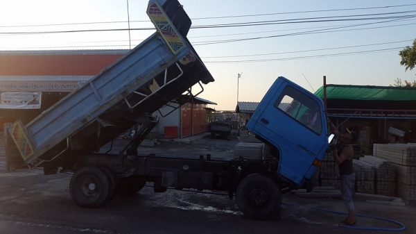 หกล้อดั้ม 115 เครืองดี มีสโล์