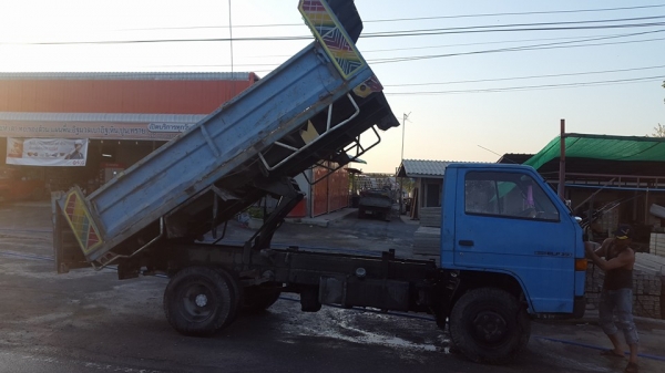 หกล้อดั้ม 115 เครืองดี มีสโล์