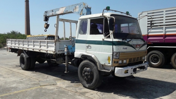 รถบรรทุกติดเครน HINO  เครนยี่ห้อ TADANO 195 แรงม้า ปีจดทะเบียน 2541