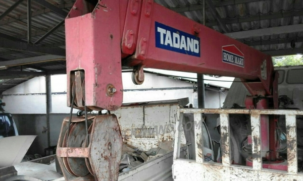 รถบรรทุกติดเครน HINO  เครนยี่ห้อ TADANO 195 แรงม้า ปีจดทะเบียน 2541