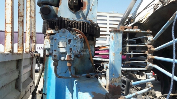 รถบรรทุกติดเครน HINO  เครนยี่ห้อ TADANO 195 แรงม้า ปีจดทะเบียน 2541