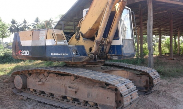 ขายถูกๆรถแบคโฮ KOMATSU PC200-5 โซ่หนาไฟฟ้าเต็มเอวแน่นเครื่องดีปั้มดีทำงานดีไม่มีโหลด
