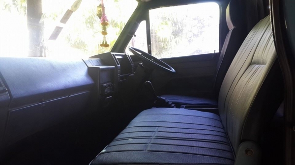 ขาย6ล้อnpr115 ปี35 สีเดิมหัวบาง แชชซีสวยเดิม ช่วงล่างใหญ่fหลัง คอกสูง เดิมไม่เคยชน เอกสารเล่มทะเบียนพร้อมโอน ภายในสวยครบ