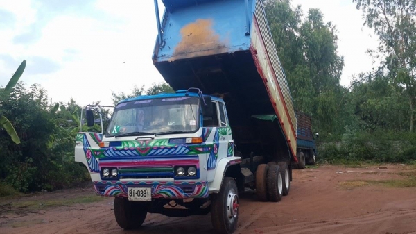 ขาย10ล้อดัมพ์2เพลา จัมโบ้200สโลว์อินเตอร์4สปีด แชชซีสวย เครื่องดี เพาเวอร์ มีบาร์อ้อย พร้อมใช้งาน