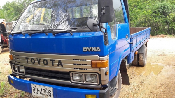 ขายรถบรรทุก 6 ล้อกระบะคาร์โก้ TOYOTA 115 แรงม้า กระบะยาว 4.20 แรงม้า เกียร์สั้น ราคา 170000