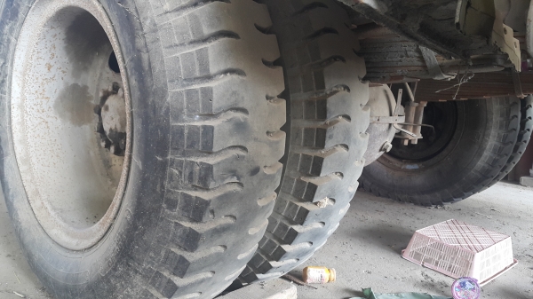 ขายรถ 6 ล้อ กระบะเหล็ก ยาว.7.00 ม.HINO F17 เครื่อง EH700 ทะเบียนไม่ขาด ราคา400000 ต่อรอง