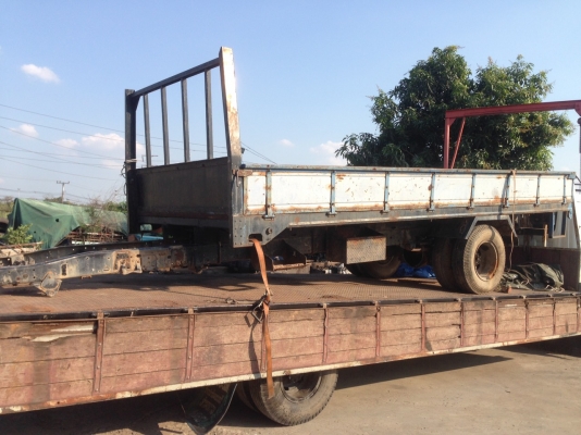 ขาย คัชซีรถ6ล้อยาว5.50พร้อมกะบะและช่วงล่างด้านหลัง