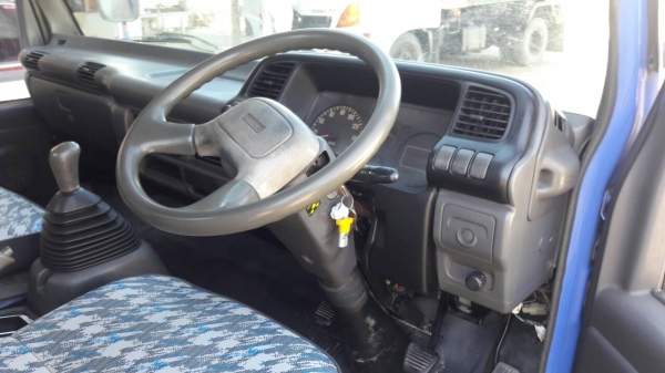 รถอีซูซู 6 ล้อ ( ไม่ดั้ม ) NPR 130 แรงม้า. ปี 46.   สนใจติดต่อ  081 - 6079515