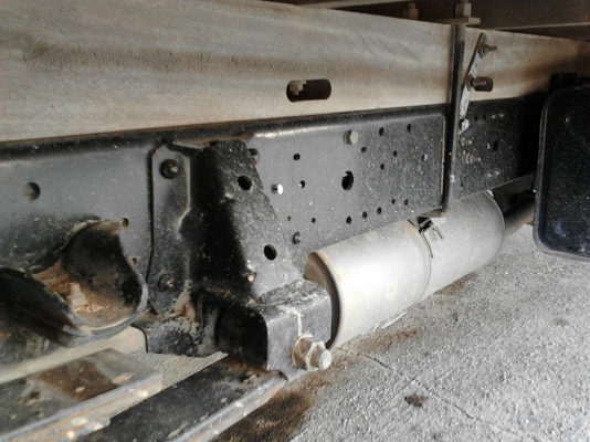 รถอีซูซู 6 ล้อ ( ไม่ดั้ม ) NPR 130 แรงม้า. ปี 46.   สนใจติดต่อ  081 - 6079515