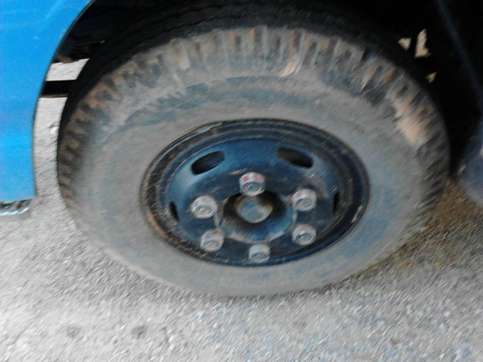 รถอีซูซู 6 ล้อ ( ไม่ดั้ม ) NPR 130 แรงม้า. ปี 46.   สนใจติดต่อ  081 - 6079515