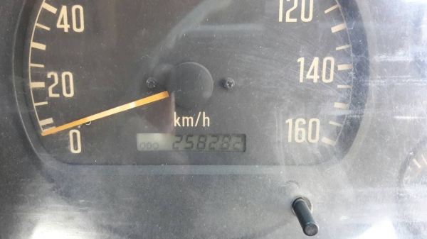 รถอีซูซู 6 ล้อ ( ไม่ดั้ม ) NPR 130 แรงม้า. ปี 46.   สนใจติดต่อ  081 - 6079515