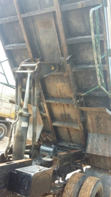 ขายรถบรรทุก 6 ล้อดัมพ์ ISUZU NQR 175 แรงม้าปี 2551 ราคา 650000