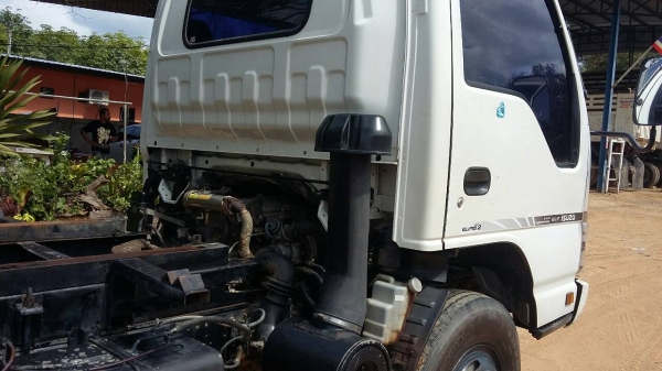 ขายรถบรรทุก 6 ล้อดัมพ์ ISUZU NQR 175 แรงม้าปี 2551 ราคา 650000