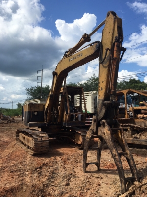 ขายรถแบคโฮ KOMATSU PC120-2 มีหัวคีปไม้พร้อมบุ้งกี๋ ราคา 380000