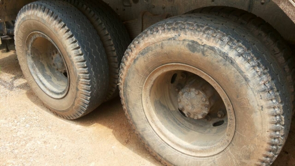 ขายรถบรรทุก 10 ล้อโม่ปูน ISUZU 275 แรงม้า โม่ 7 คิว ราคา 650000