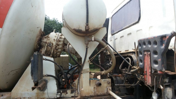 ขายรถบรรทุก 10 ล้อโม่ปูน ISUZU 275 แรงม้า โม่ 7 คิว ราคา 650000