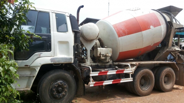 ขายรถบรรทุก 10 ล้อโม่ปูน ISUZU 275 แรงม้า โม่ 7 คิว ราคา 650000