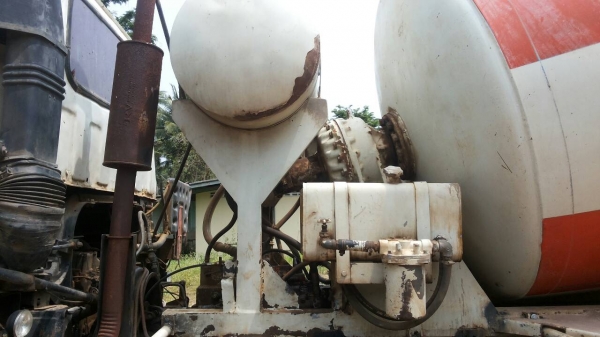 ขายรถบรรทุก 10 ล้อโม่ปูน ISUZU 275 แรงม้า โม่ 7 คิว ราคา 650000