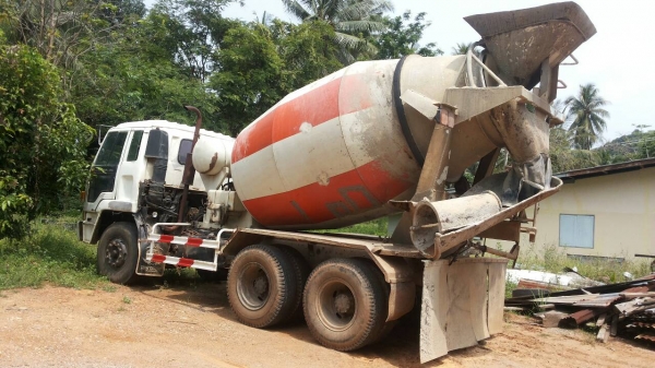 ขายรถบรรทุก 10 ล้อโม่ปูน ISUZU 275 แรงม้า โม่ 7 คิว ราคา 650000