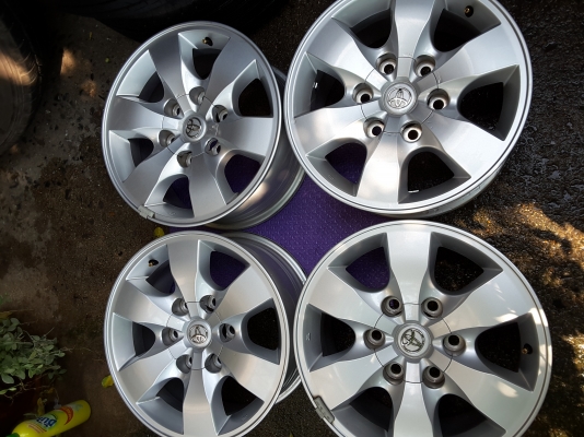 ล้อ toyota ขอบ 16 6รู ชุดล่ะ 5900